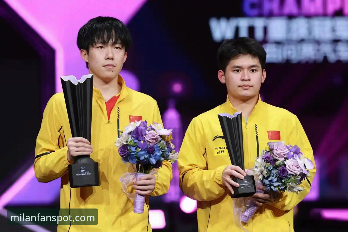 AC米兰训练服 林诗栋vs王楚钦vs梁靖崑:中国男乒三将技术风格对比评测(伦敦世乒赛小组赛深度分析)
